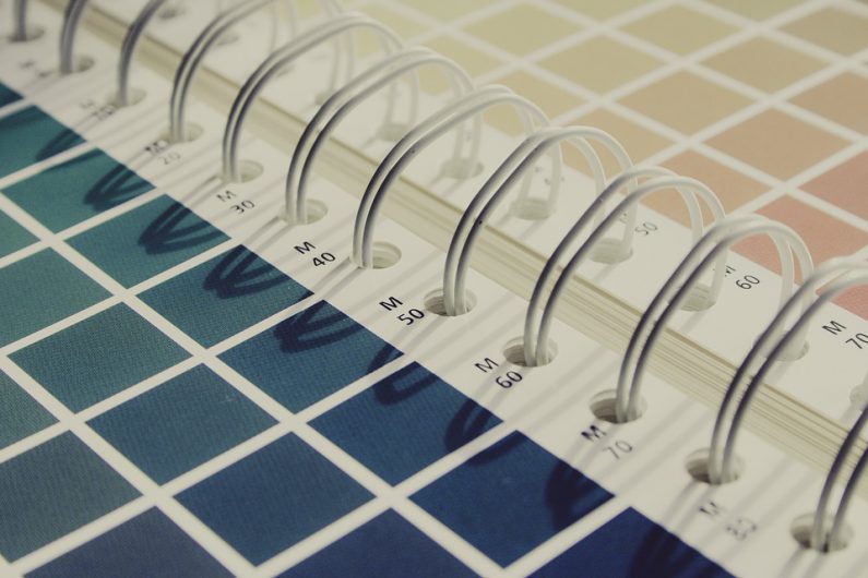 Widoczna reklama zewnętrzna – plakaty oraz inne inskrypcje