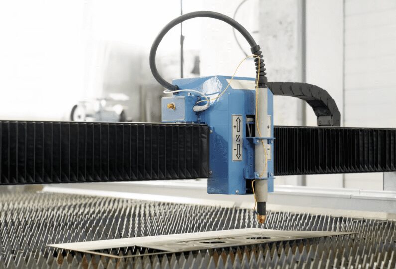 Jakie rodzaje usług oferują firmy zajmujące się obróbką metali